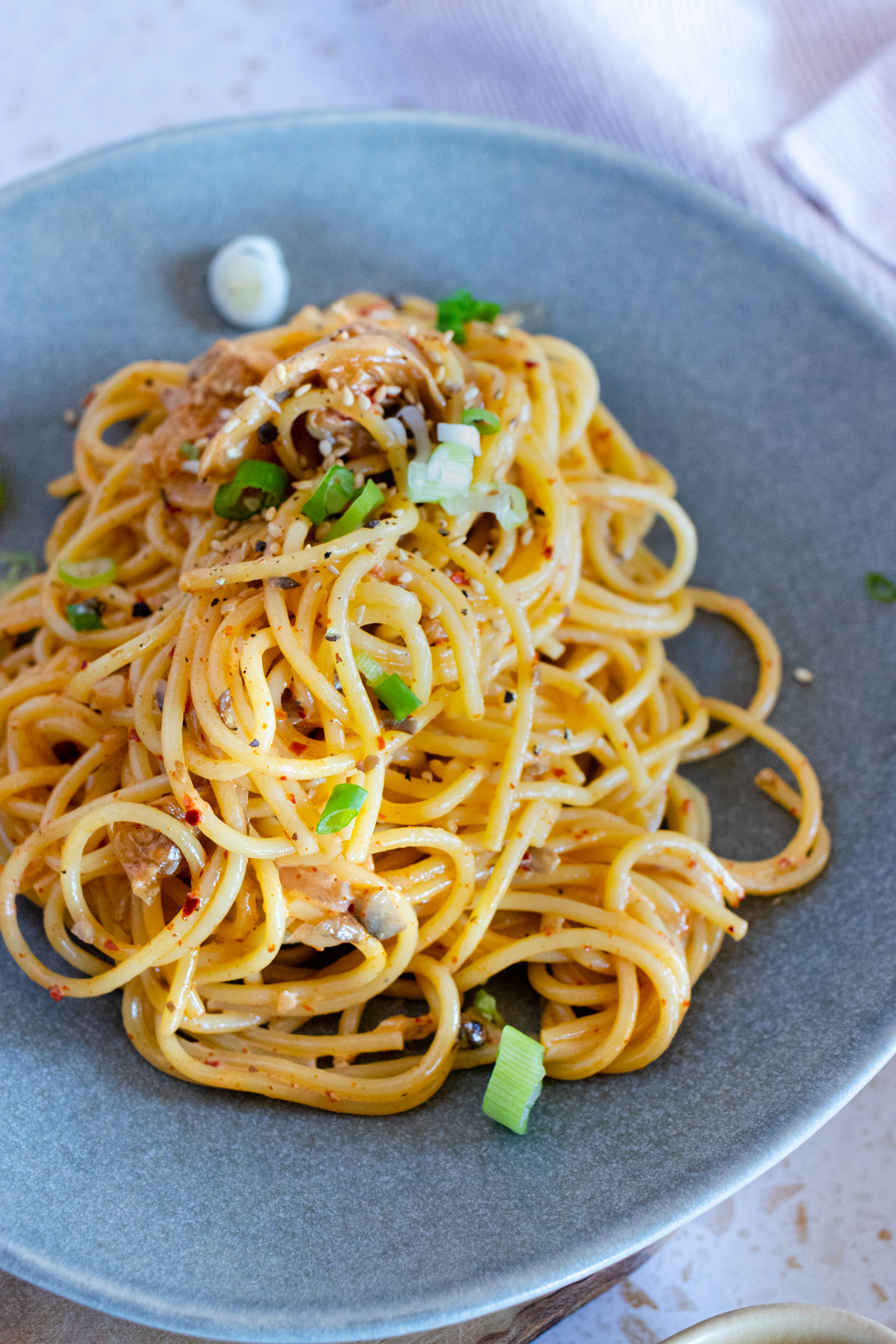 Creamy kimchi pastas with mushrooms. 