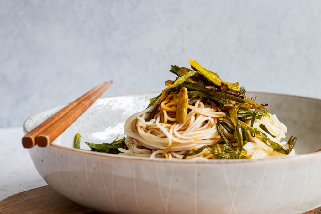 unmixed scallion oil noodles