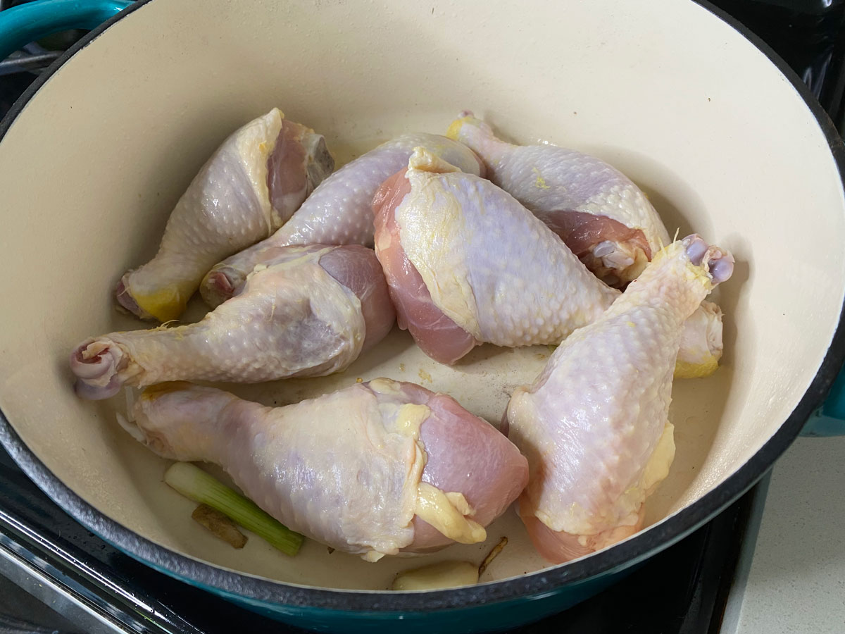 chicken drumsticks in pot