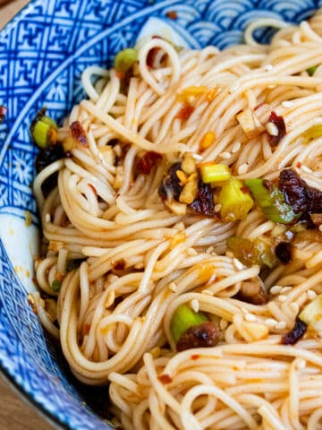 spicy soy sauce noodles