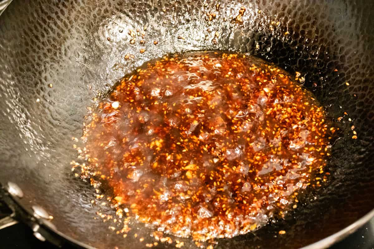 Thick kung pao sauce in pan.